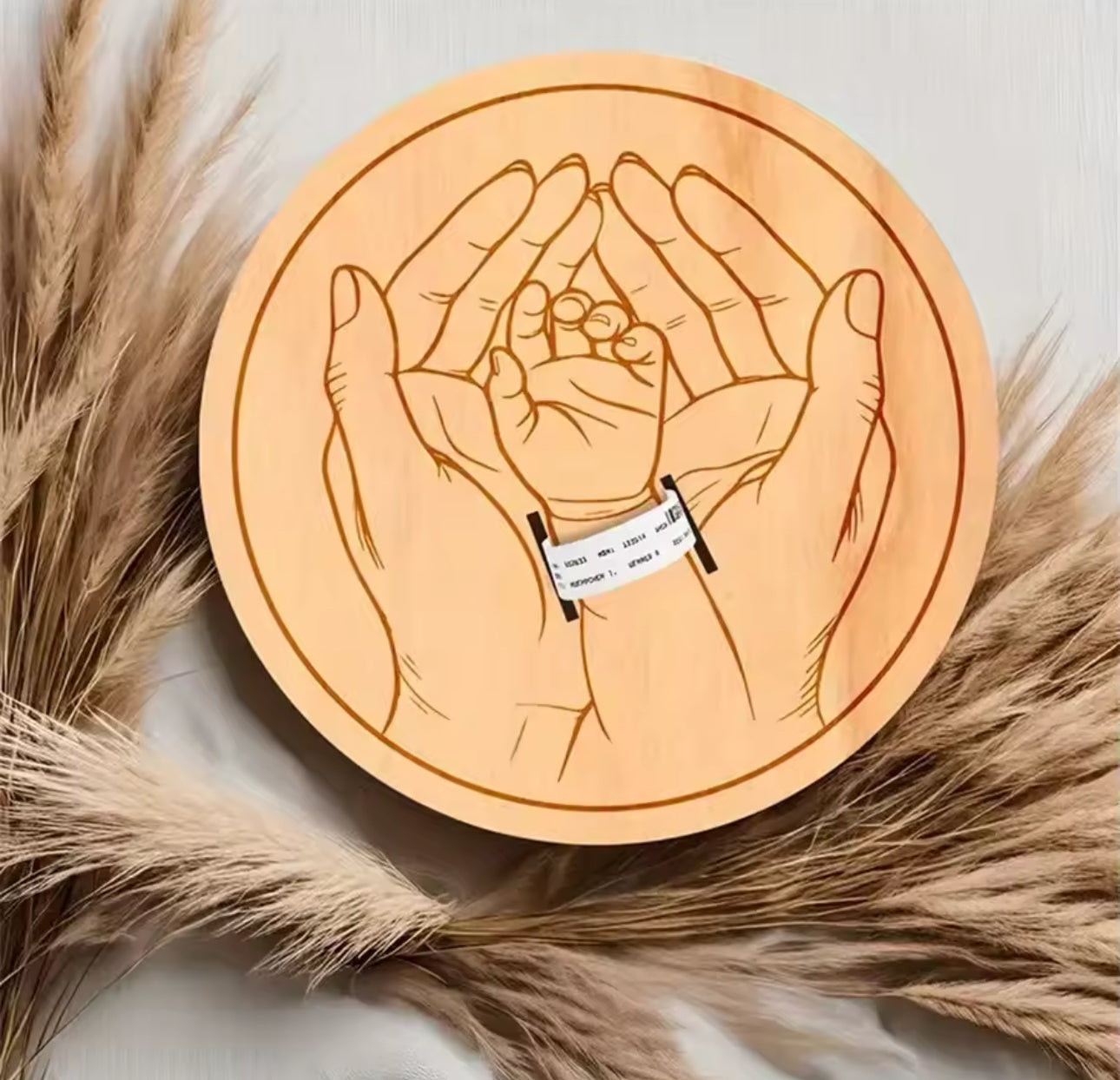 Cadre souvenir avec le bracelet de maternité