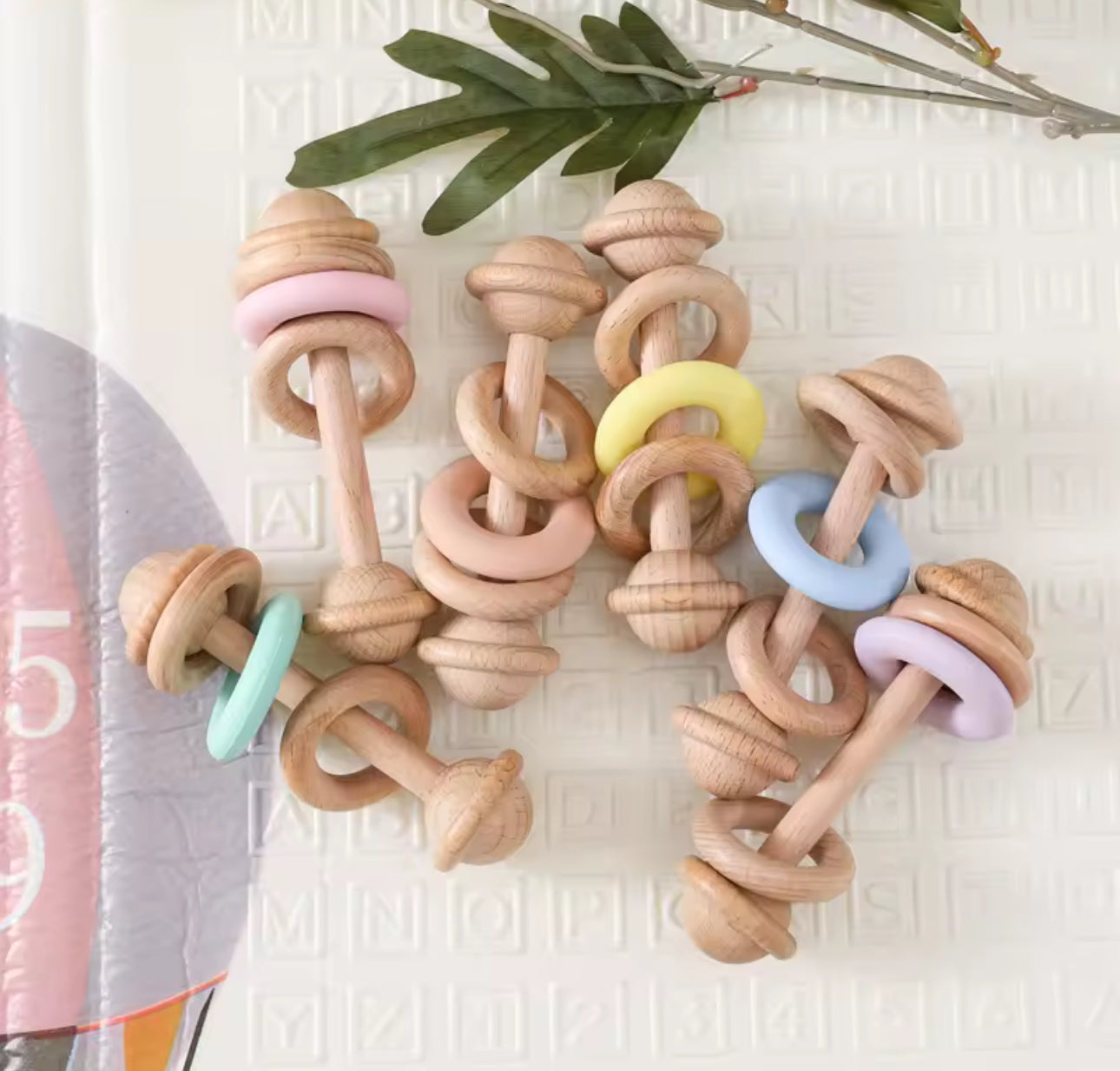 Hochet bébé en bois naturel et silicone – Jouet d’éveil sensoriel