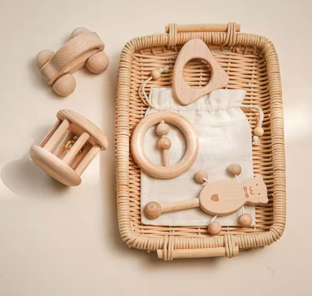 Caja de juguetes de madera natural para bebés – Sonajeros y juguetes de estimulación temprana