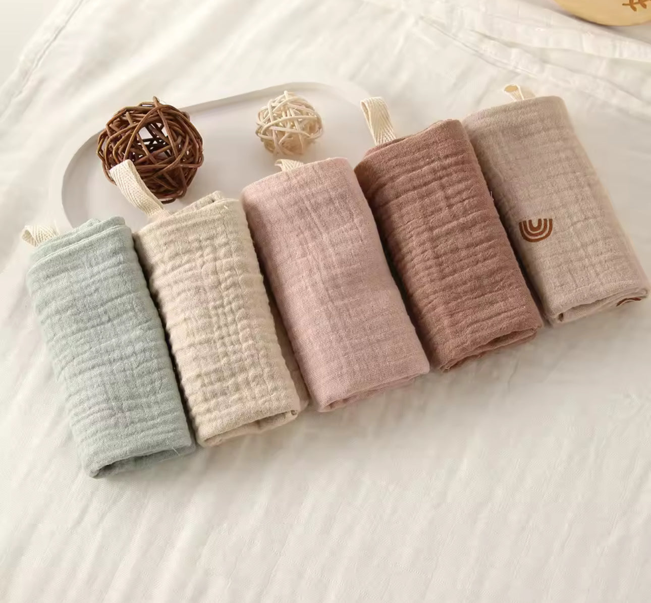 Assortiment de 5 langes en coton de gaz - Douceur naturelle pour bébé
