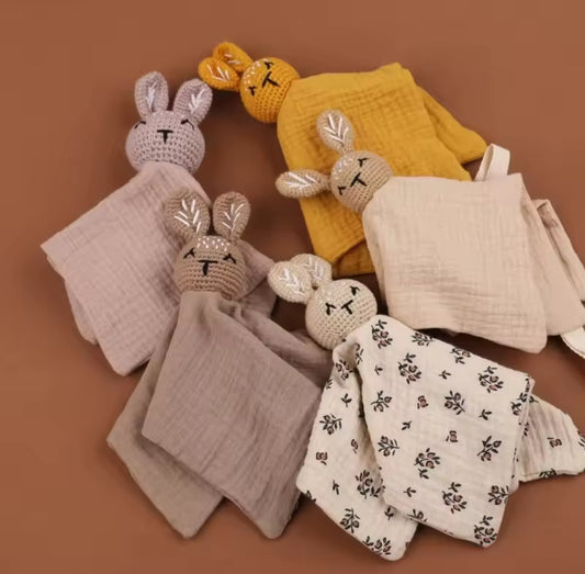 Doudou lapin - compagnon de réconfort dès la naissance