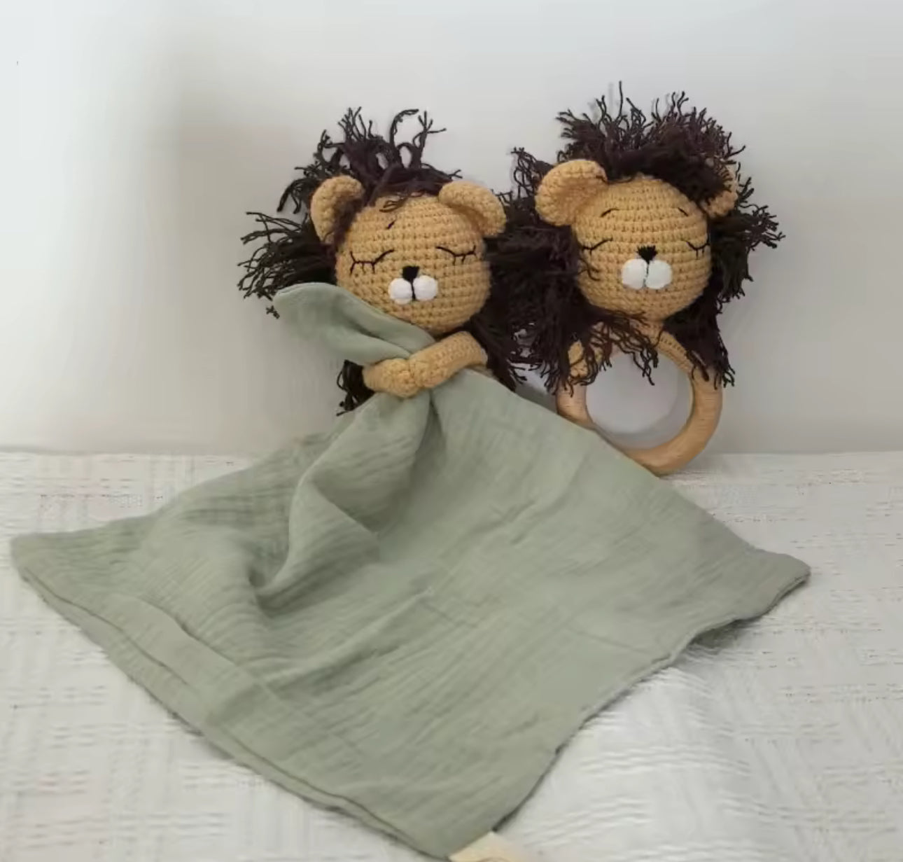 Doudou Animal + Hochet OFFERT 🎁