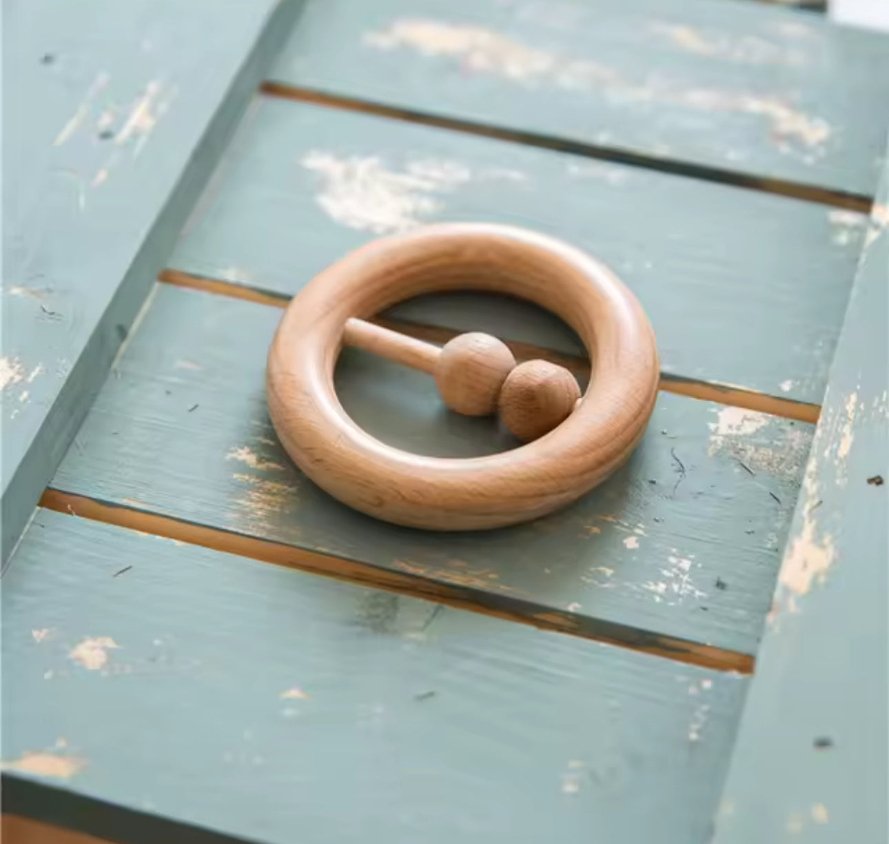 Caja de juguetes de madera natural para bebés – Sonajeros y juguetes de estimulación temprana