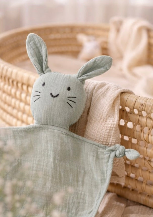 Doudou Lapin en Gaze de Coton – Douceur Naturelle dès la Naissance